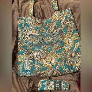 Vera Bradley Blue green and yellow w/ sunglasses holder